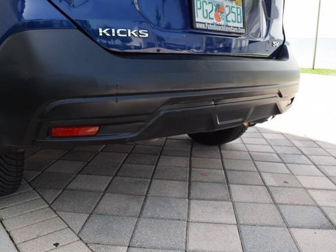 Used 2018 Nissan Kicks SV FWD image 21