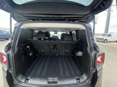 Used 2022 Jeep Renegade Trailhawk image 23