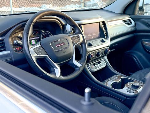 Used 2023 GMC Acadia SLE w/ Driver Convenience Package image 12