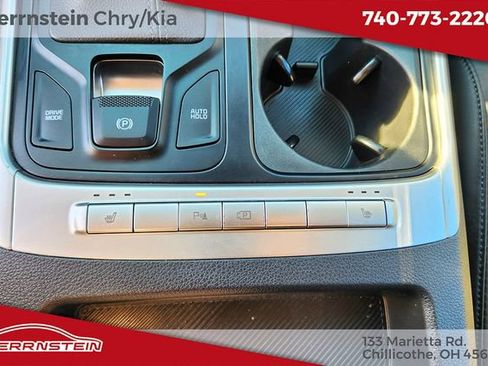 Used 2025 Kia Carnival FWD image 20