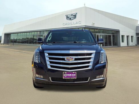Used 2020 Cadillac Escalade Premium Luxury AWD/4WD image 2