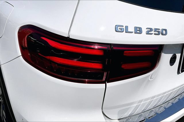 Used 2026 Mercedes-Benz GLB 250 4MATIC image 25