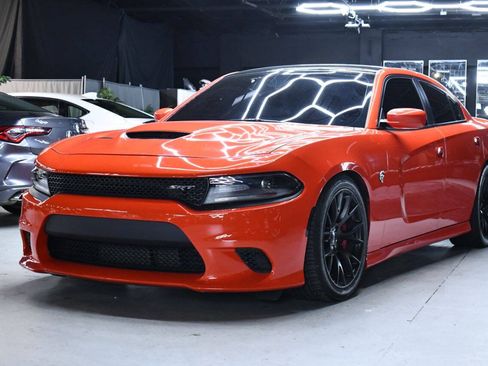 Used 2016 Dodge Charger SRT Hellcat w/ Harman/Kardon Audio Group RWD image 4