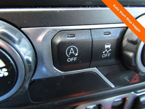 Used 2020 Jeep Wrangler Sport image 13