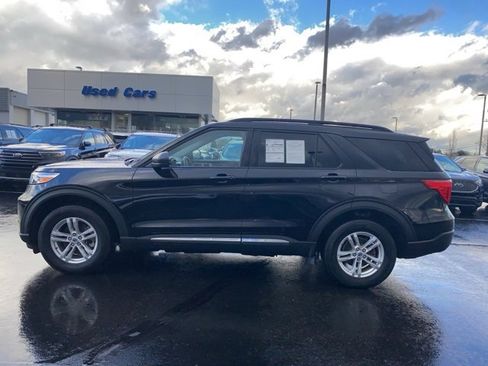 Certified 2023 Ford Explorer XLT w/ Equipment Group 202A image 8