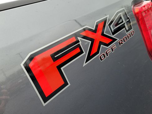 Certified 2022 Ford F250 Platinum w/ FX4 Off-Road Package image 8