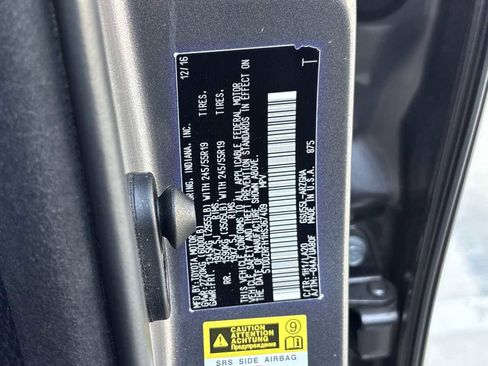 Used 2017 Toyota Highlander Limited w/ Carpet Mat Package AWD/4WD image 36