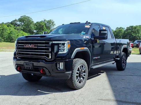 Used 2021 GMC Sierra 2500 AT4 w/ AT4 Premium Plus Package AWD/4WD image 2