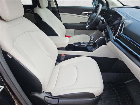 Used 2025 Kia Sportage EX w/ Premium Package image 22