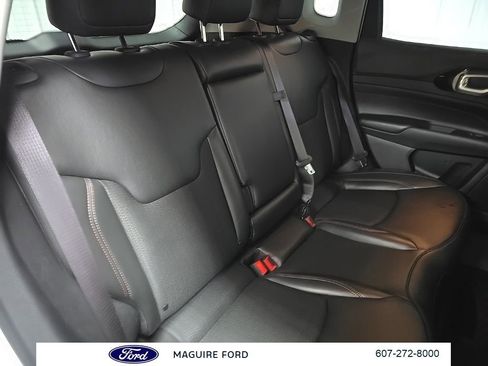 Used 2022 Jeep Compass Trailhawk w/ Trailhawk Convenience Group image 19