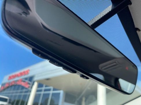 Used 2018 Subaru Crosstrek 2.0i Premium AWD/4WD image 25