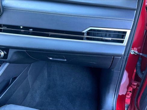 Used 2024 Mitsubishi Outlander SE Black Edition image 25