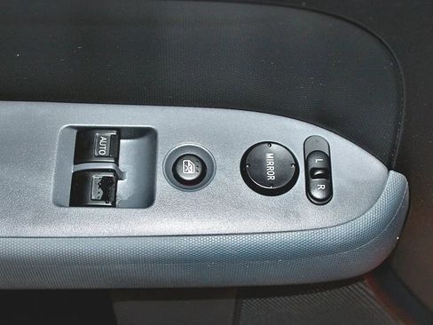 Used 2005 Honda Element EX image 11