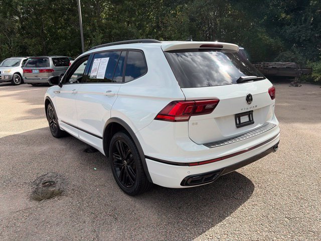 Used 2022 Volkswagen Tiguan SE R-Line AWD/4WD image 4