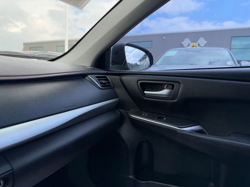 Used 2017 Toyota Camry LE image 27