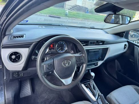 Used 2018 Toyota Corolla LE FWD image 11
