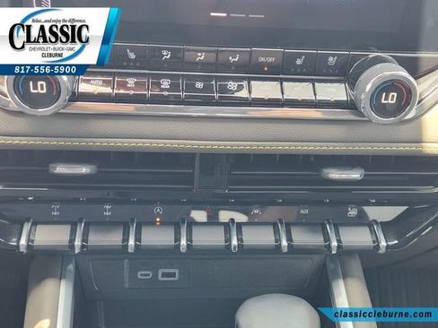Used 2025 Chevrolet Colorado ZR2 w/ Technology Package AWD/4WD image 20