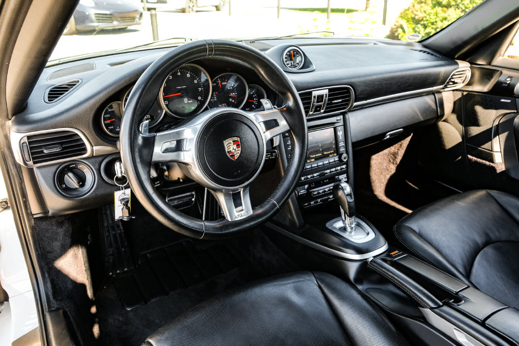 Used 2011 Porsche 911 Carrera GTS RWD image 15