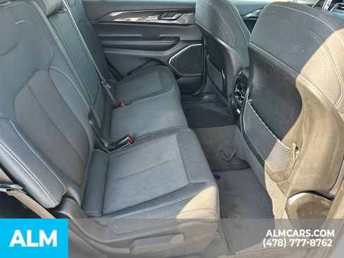 Used 2021 Jeep Grand Cherokee L Laredo w/ Luxury Tech Group I AWD/4WD image 17