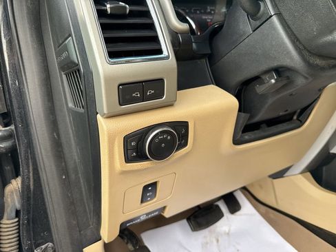 Used 2018 Ford F350 Lariat image 28