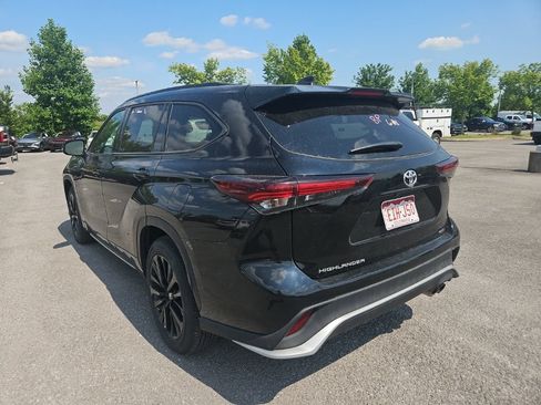 Used 2025 Toyota Highlander XSE AWD/4WD image 5
