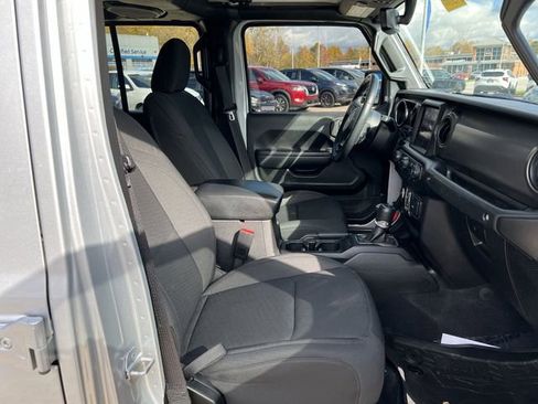 Used 2022 Jeep Gladiator Willys image 28