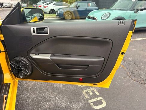 Used 2006 Ford Mustang GT RWD image 14