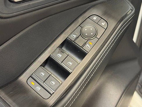 Used 2023 Nissan Rogue SL w/ SL Premium Package image 10