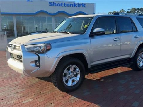 Used 2022 Toyota 4Runner SR5 Premium image 7
