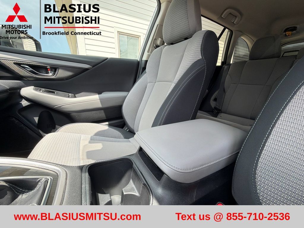 Used 2024 Subaru Outback Premium AWD/4WD image 29