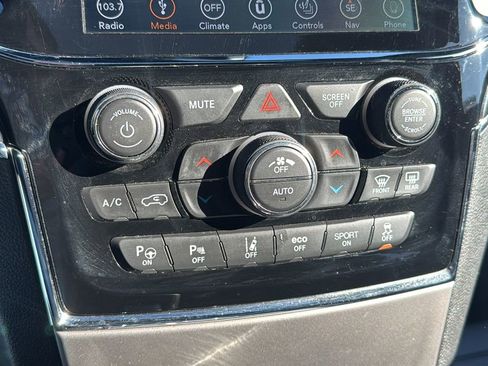 Used 2019 Jeep Grand Cherokee Overland image 27