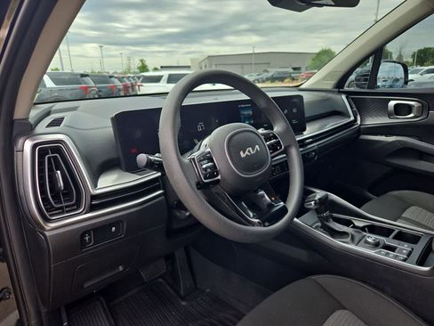 Certified 2024 Kia Sorento LX FWD image 2