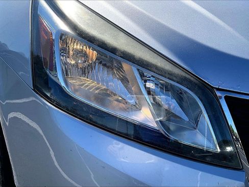 Used 2015 Chevrolet Traverse LS FWD image 31