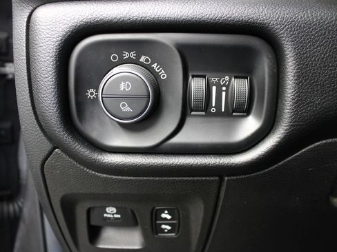 Used 2019 RAM 1500 Big Horn AWD/4WD image 49