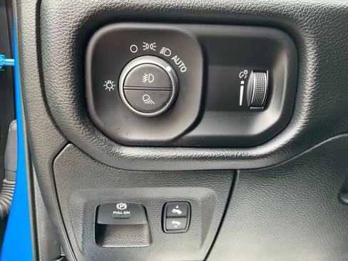Used 2020 RAM 1500 Big Horn AWD/4WD image 16