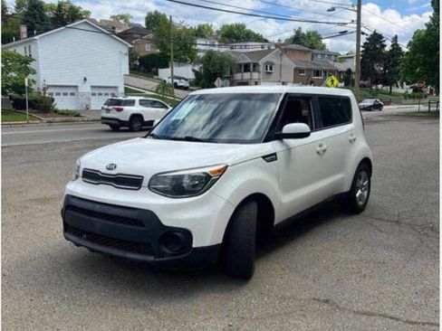 Used 2019 Kia Soul FWD image 3