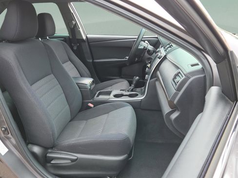 Used 2015 Toyota Camry XLE image 19