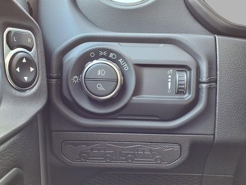 New 2026 Jeep Gladiator Sahara image 17