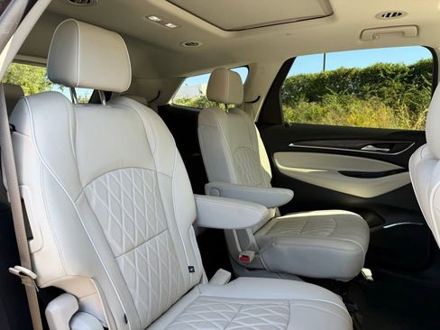 Used 2023 Buick Enclave Avenir w/ Avenir Technology Package image 25