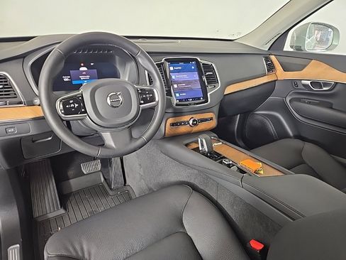 Certified 2024 Volvo XC90 B6 Plus w/ Protection Package Premier image 18