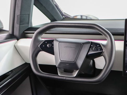 Used 2024 Tesla Cybertruck AWD Crew Cab image 12