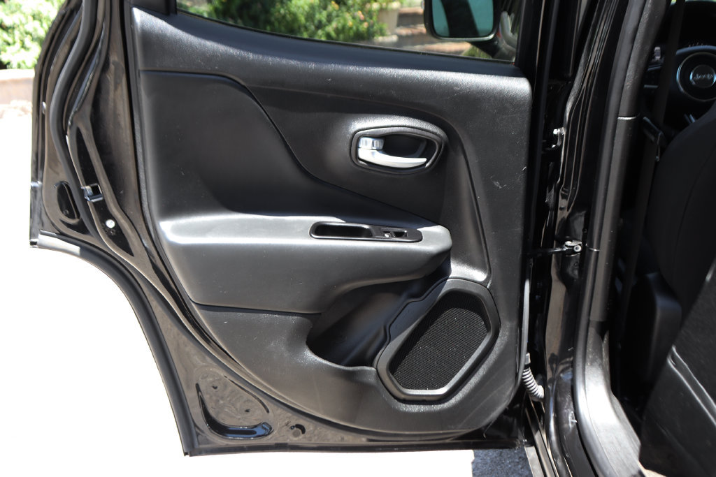 Used 2023 Jeep Renegade Trailhawk AWD/4WD image 28