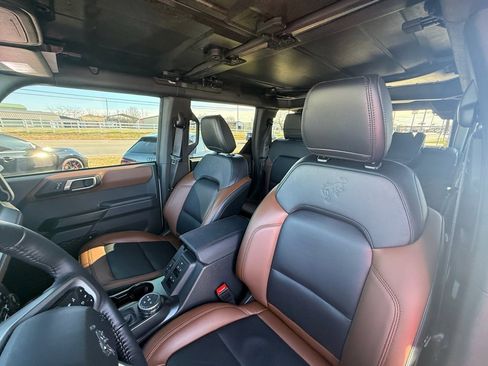 Used 2024 Ford Bronco Outer Banks image 14