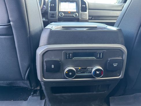 Used 2019 Ford Expedition Max XLT w/ Equipment Group 202A AWD/4WD image 33