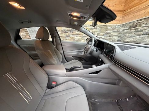Certified 2023 Hyundai Elantra SEL image 14