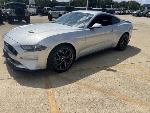 Used 2018 Ford Mustang GT Premium w/ Performance Package - Level 2 RWD image 9