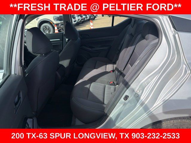 Used 2023 Nissan Altima 2.5 SV FWD image 7