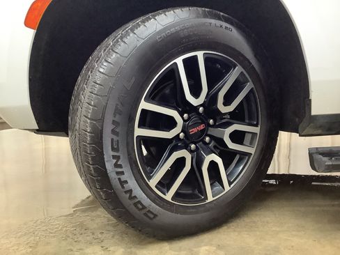 Used 2023 GMC Yukon AT4 AWD/4WD image 28