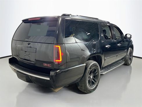 Used 2013 GMC Yukon XL Denali image 8