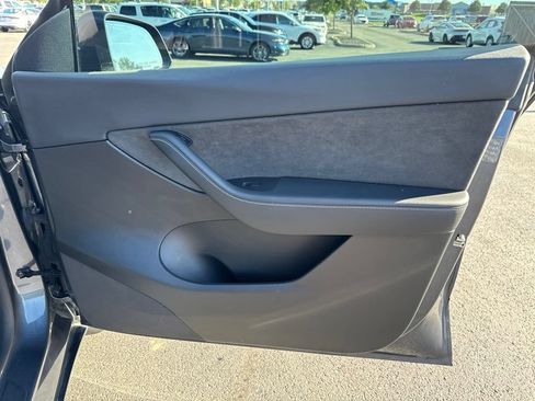 Used 2022 Tesla Model Y Performance AWD/4WD image 36